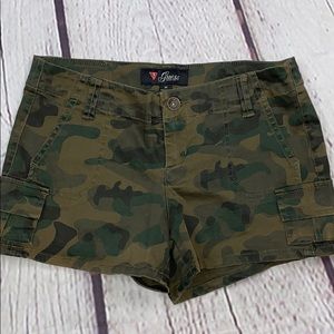 UEC Guess camo short shorts size 25